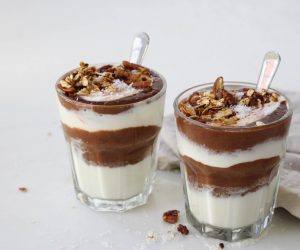 yoghurt-choco swirl granola