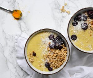 Kurkuma-mango smoothiebowl