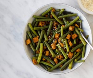 boontjes met gemarineerde tempeh